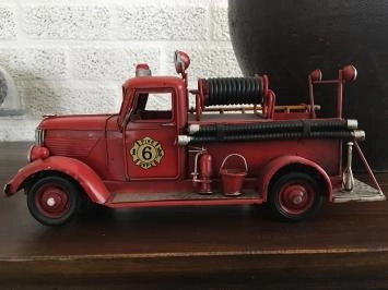 Schlauchwagen der Feuerwehr, handgefertigt aus Metall